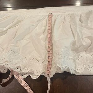 Queen size bed skirt